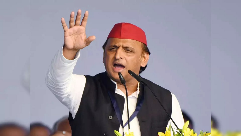 akhilesh yadav age